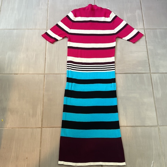 DVF. New with tags. Sweater dress. Size Medium. Excellent condition - Picture 5 of 5